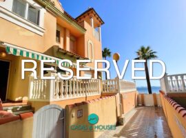 Townhouse by the sea with spectacular views, Villas de Frente Marino