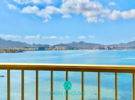 Apartamento  en Rubi I  de tres dormitorios frente al Mar Menor