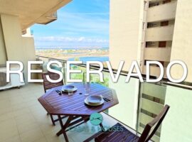 Exclusivo Apartamento en Veneciola Golf 1 con Terraza y Vistas Laterales al Mar Mediterráneo