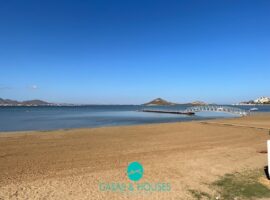 Chalet primera línea de mar menor en La Gola