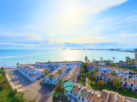 Disfruta de vistas panorámicas y un hogar lleno de luz en la novena planta. Incluye 2 plazas de aparcamiento y trastero.